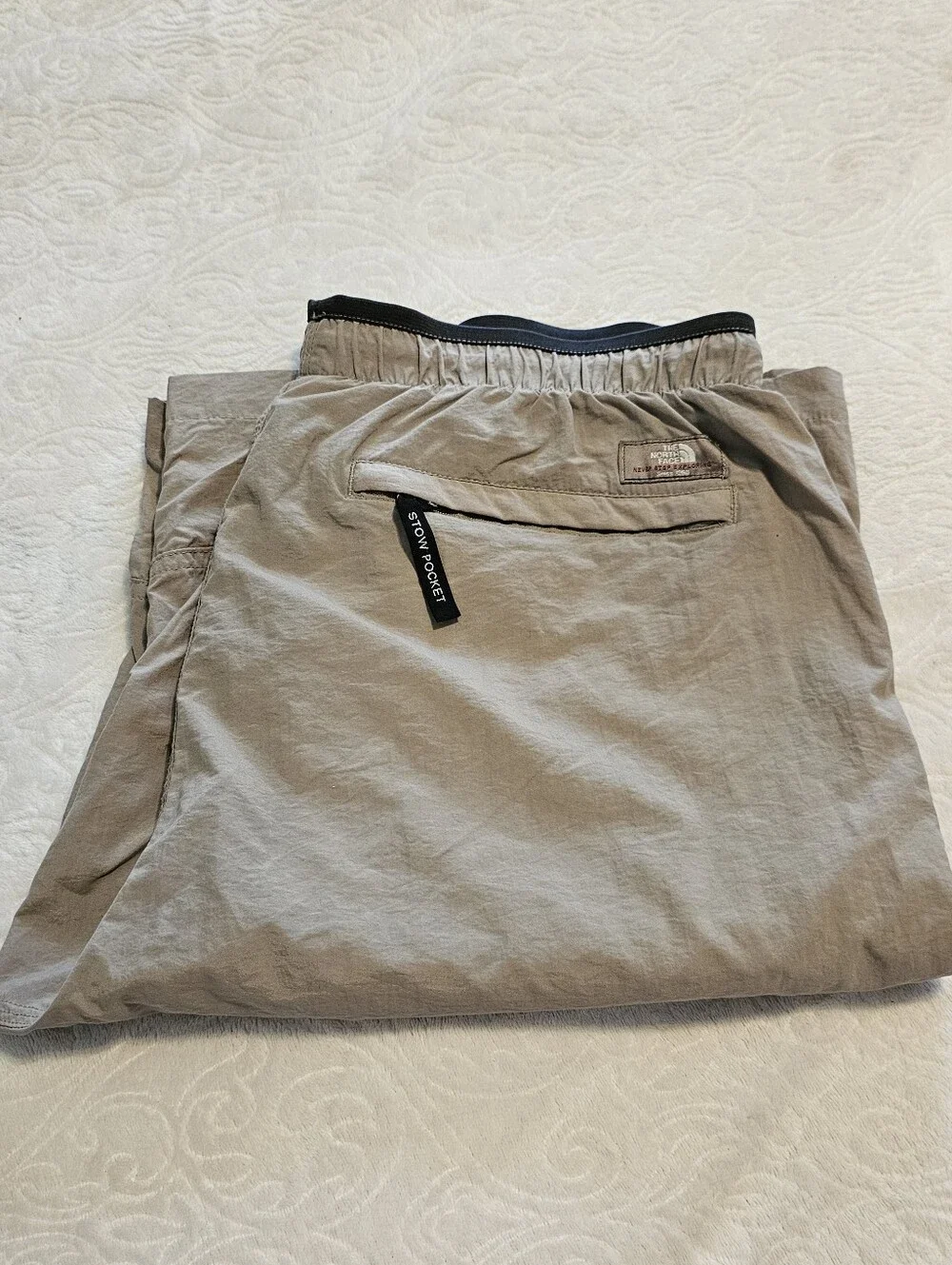 The North Face Men’s Large Hiking Shorts Khaki Tan Nylon Stow Pocket Packable L